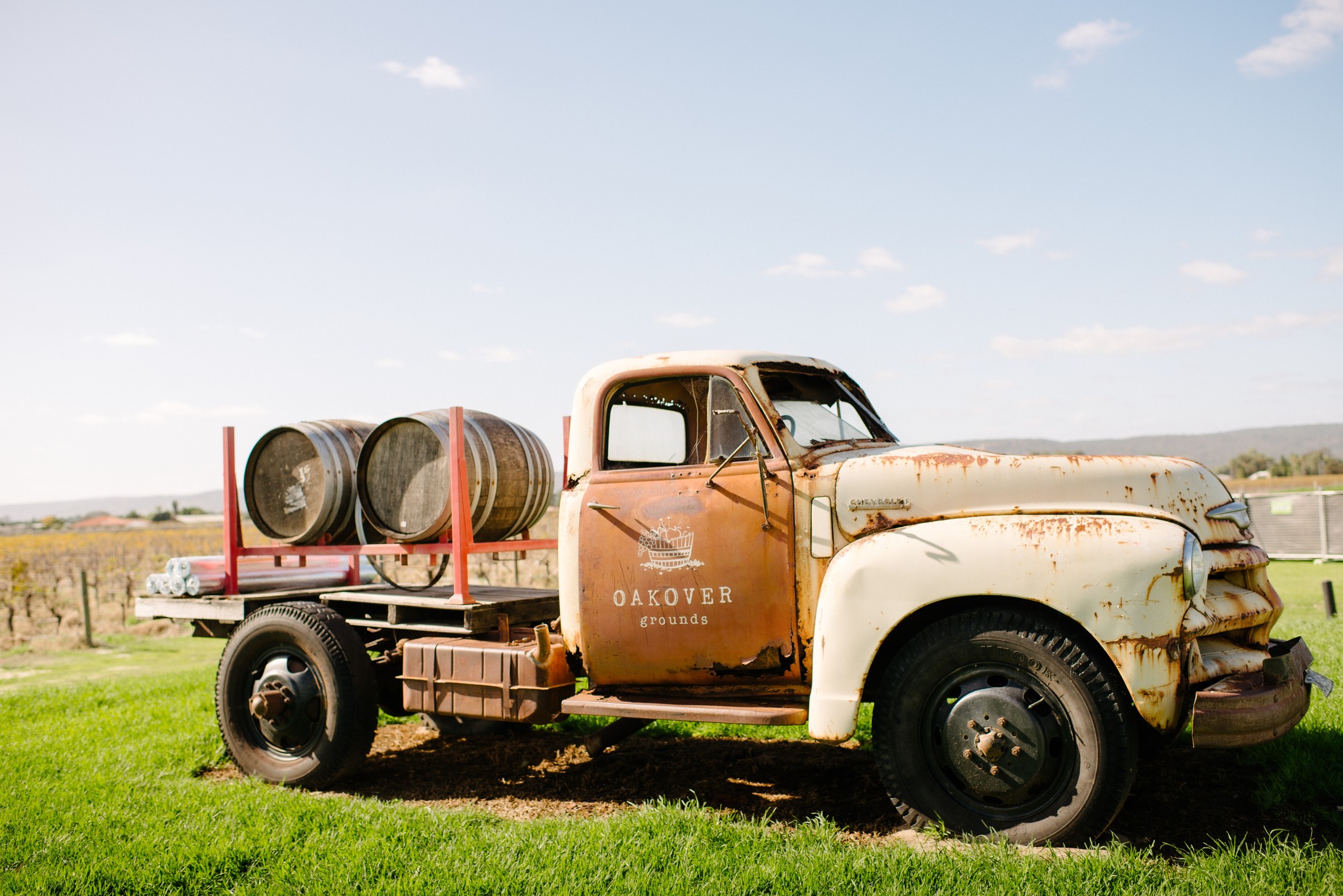 Oakover Grounds winery and lake in the Swan Valley